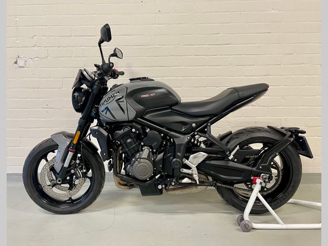 triumph - trident-660