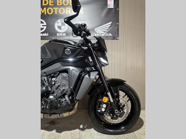 yamaha - mt-09-y-amt