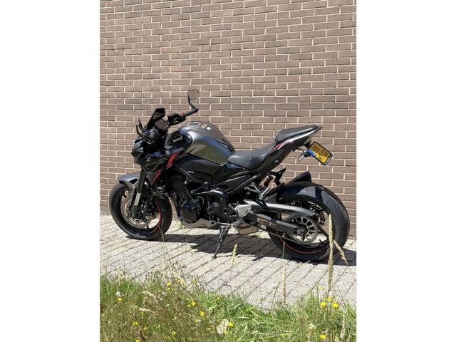 kawasaki - z900