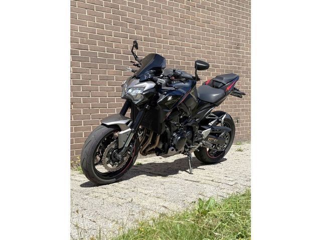kawasaki - z900