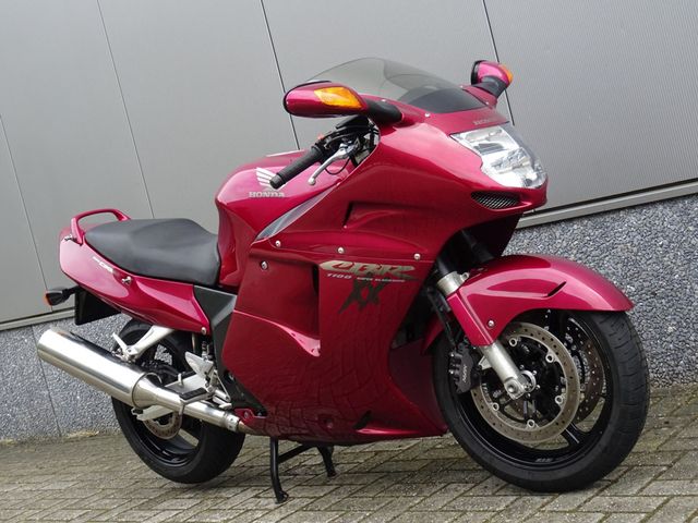 honda - cbr-1100--xx-super-blackbird