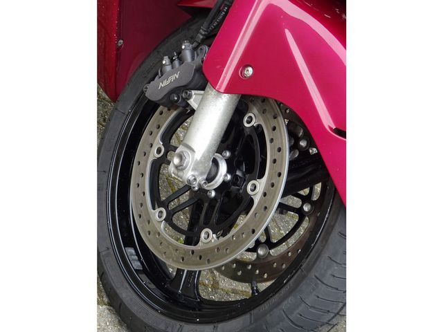 honda - cbr-1100--xx-super-blackbird