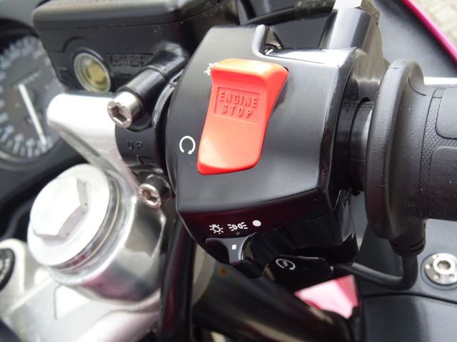 honda - cbr-1100--xx-super-blackbird