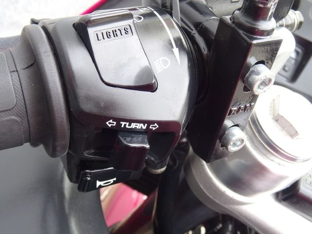 honda - cbr-1100--xx-super-blackbird