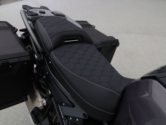 bmw - r-1300-gs-adventure-triple-black