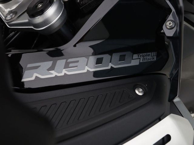bmw - r-1300-gs-adventure-triple-black