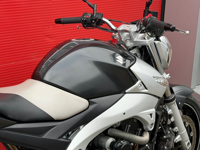 suzuki - gsr-600
