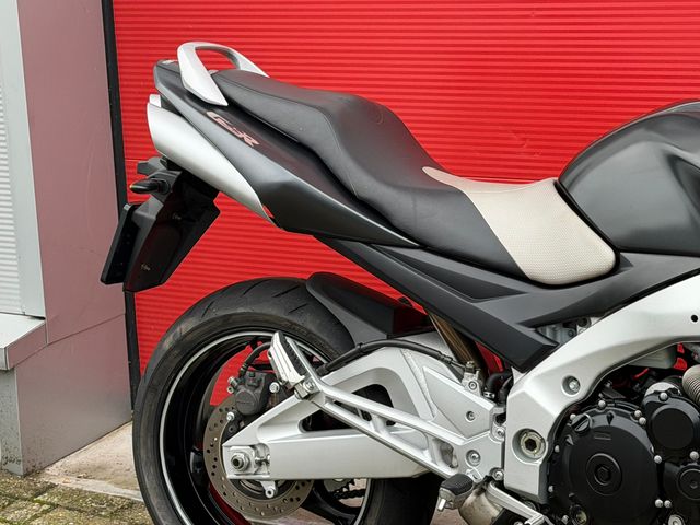 suzuki - gsr-600