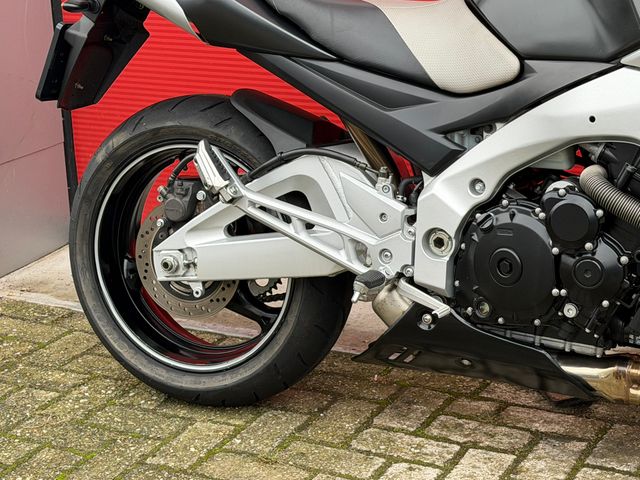 suzuki - gsr-600