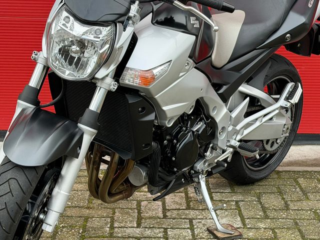 suzuki - gsr-600