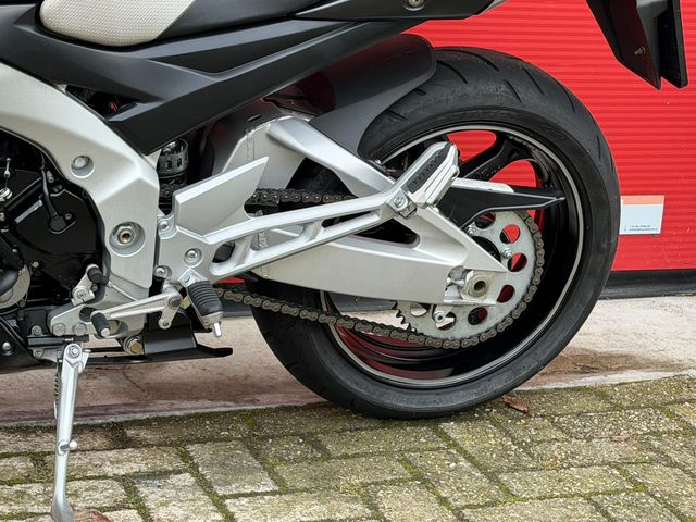 suzuki - gsr-600