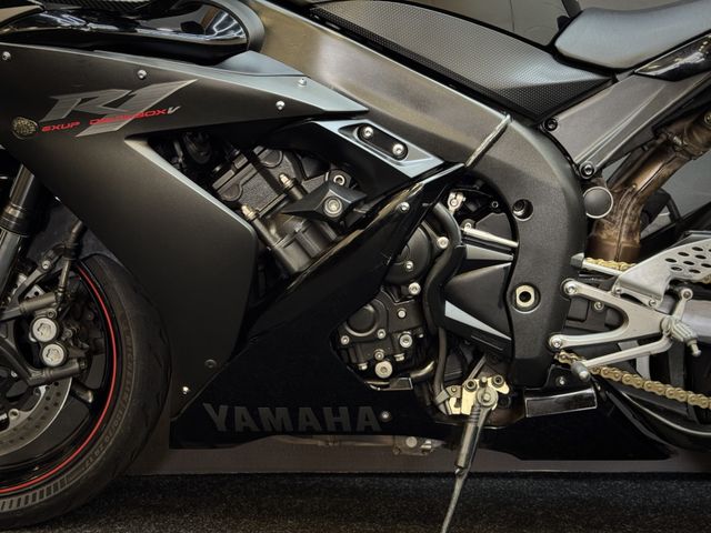 yamaha - yzf-r1