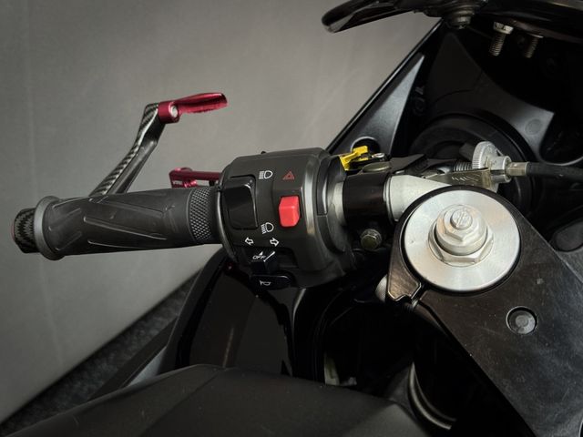 yamaha - yzf-r1