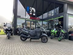 YAMAHA TRICITY 300