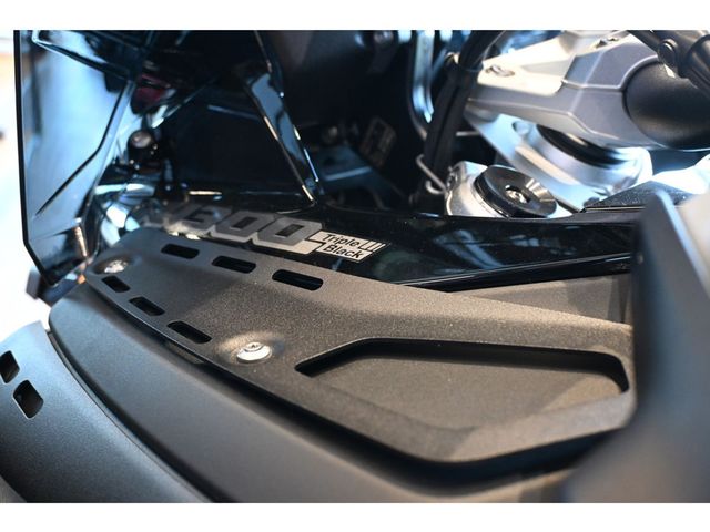 bmw - r-1300-gs-adventure