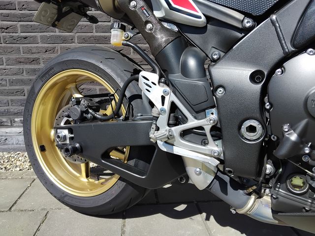 yamaha - yzf-r1