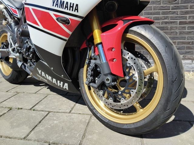 yamaha - yzf-r1