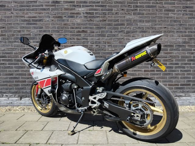 yamaha - yzf-r1
