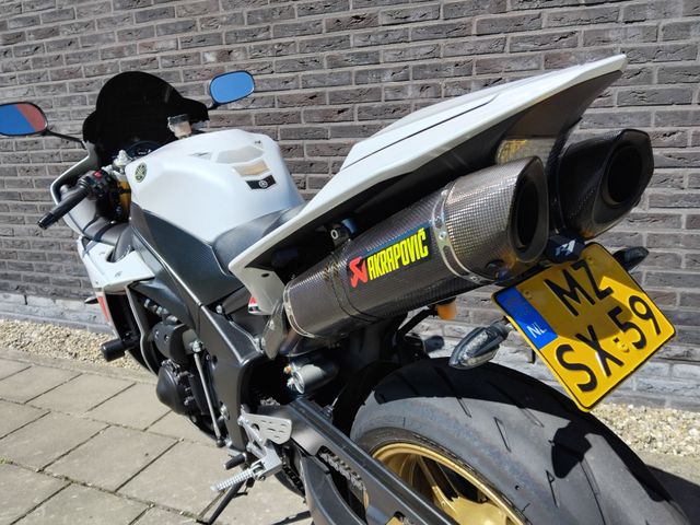 yamaha - yzf-r1