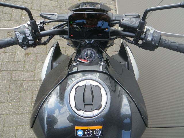 kawasaki - z900