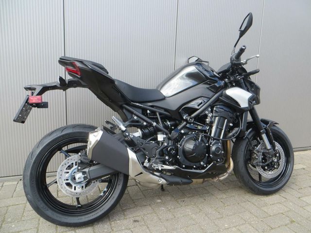 kawasaki - z900