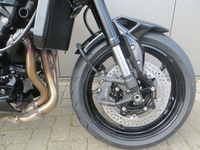 kawasaki - z900