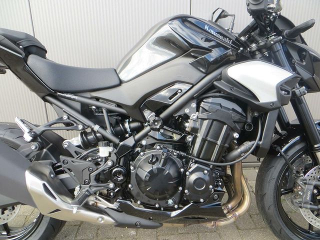 kawasaki - z900