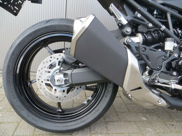 kawasaki - z900