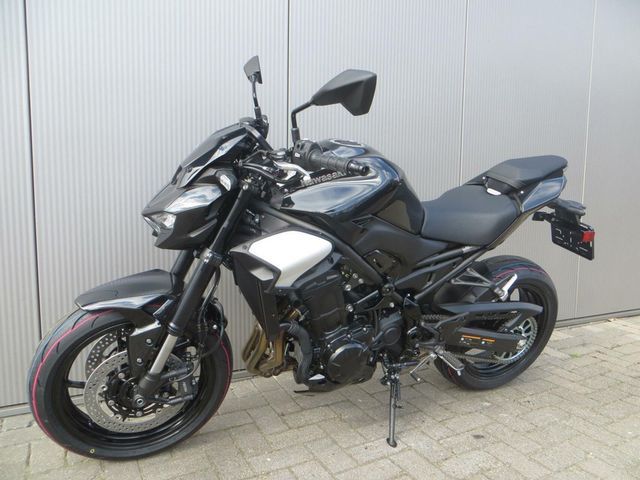 kawasaki - z900