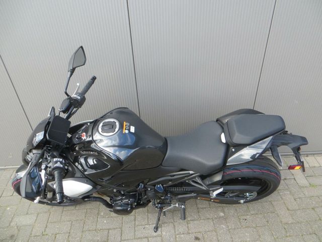 kawasaki - z900