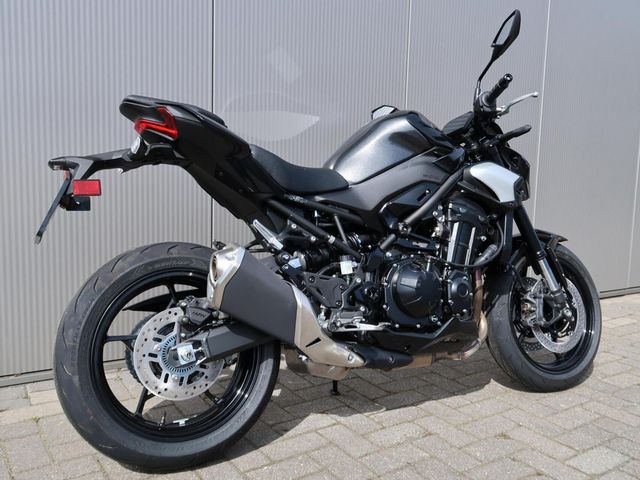 kawasaki - z900