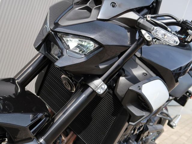 kawasaki - z900