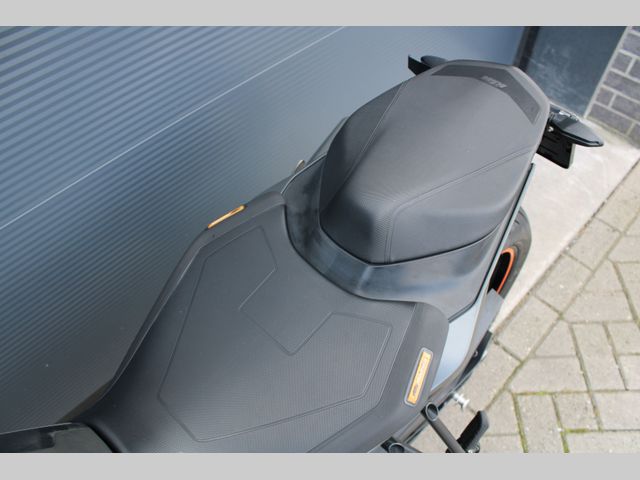 ktm - 790-duke