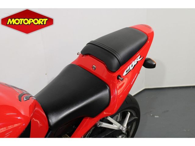 honda - cbr-900-rr-fireblade