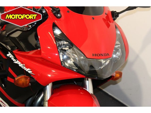 honda - cbr-900-rr-fireblade