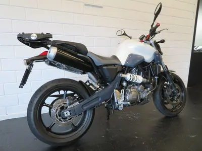 YAMAHA MT 03 – foto 3