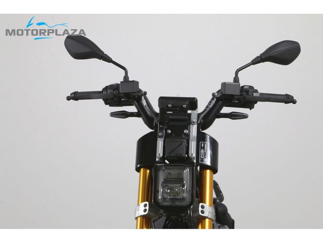 bmw - ce-02
