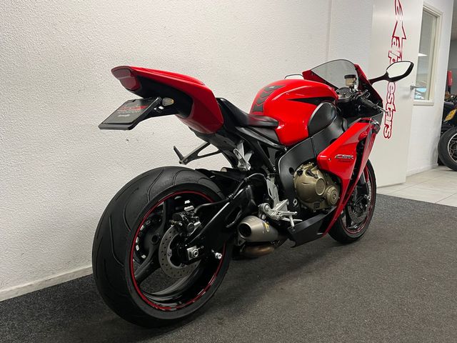 honda - cbr-1000-rr-fireblade