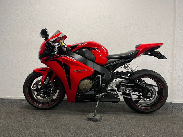 honda - cbr-1000-rr-fireblade