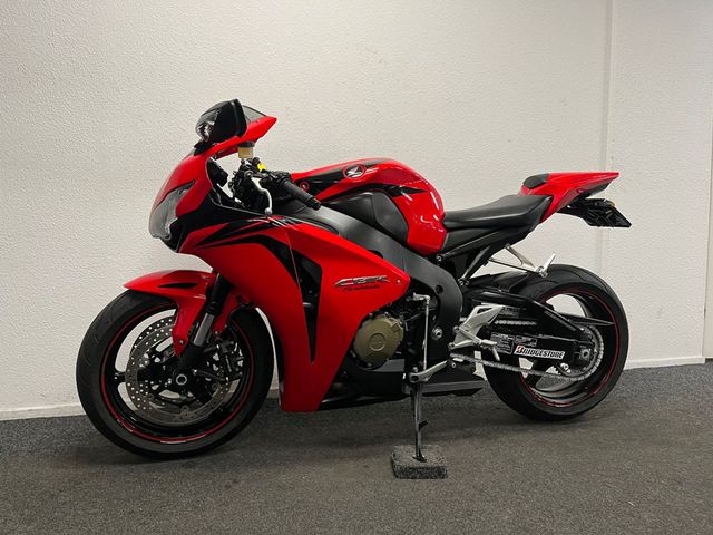 honda - cbr-1000-rr-fireblade