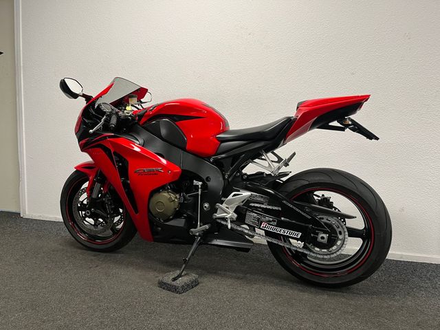 honda - cbr-1000-rr-fireblade