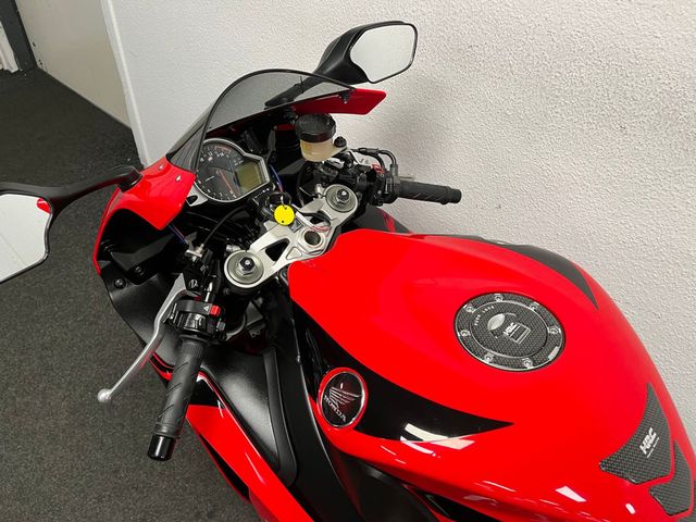 honda - cbr-1000-rr-fireblade