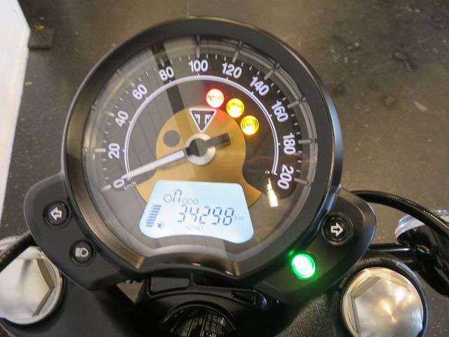 triumph - bonneville-bobber