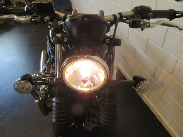 triumph - bonneville-bobber