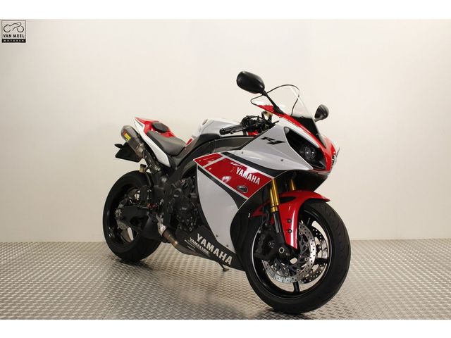 yamaha - r1
