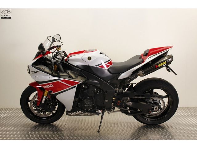yamaha - r1