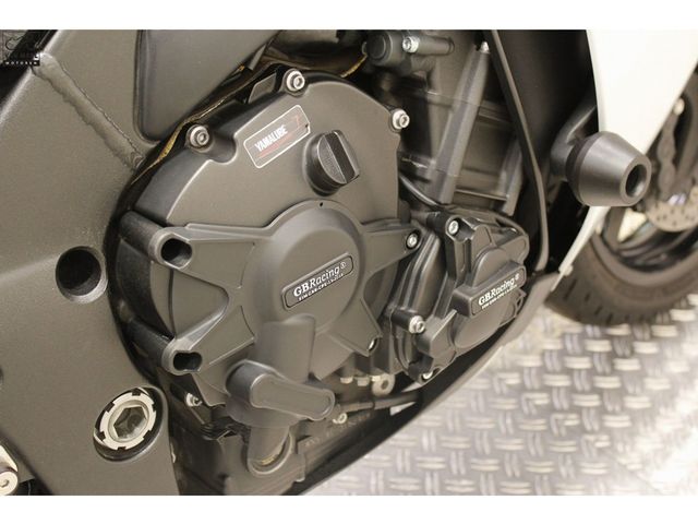 yamaha - r1