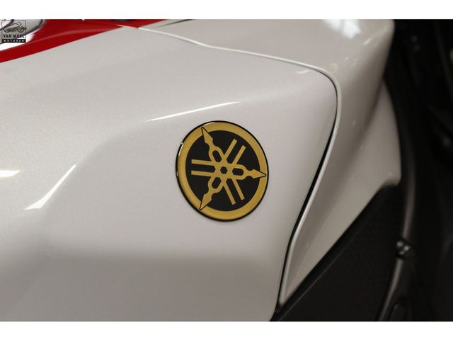 yamaha - r1