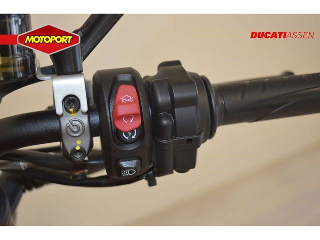 ducati - streetfighter-v2