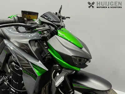 KAWASAKI Z1000 R – foto 2